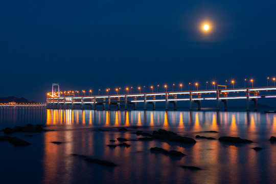 月光下的星海湾大桥