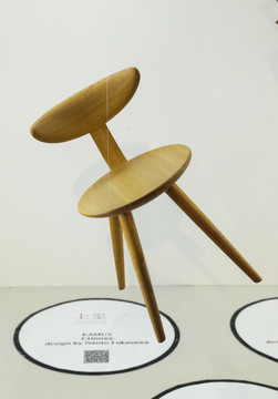 椅子展示实木椅子