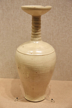 大盘口长颈瓶辽代