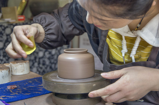 非遗手工制陶