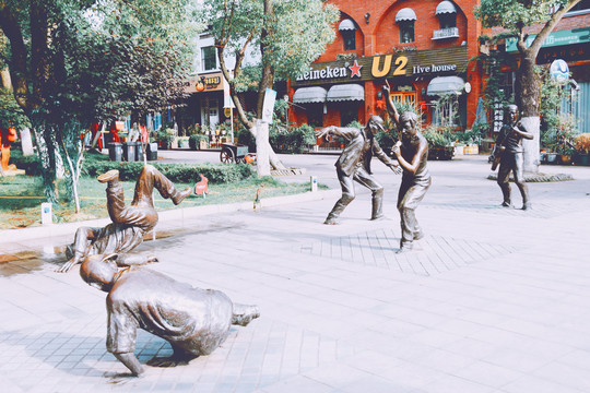街舞雕塑