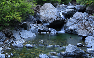 山间小溪