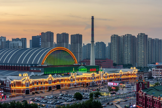 中国辽宁沈阳站东广场夜景