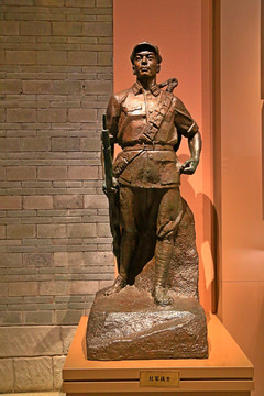 红军战士塑像