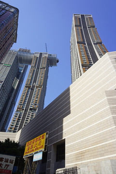 建设中的重庆横向摩天大楼