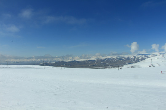 雪山天山山脉