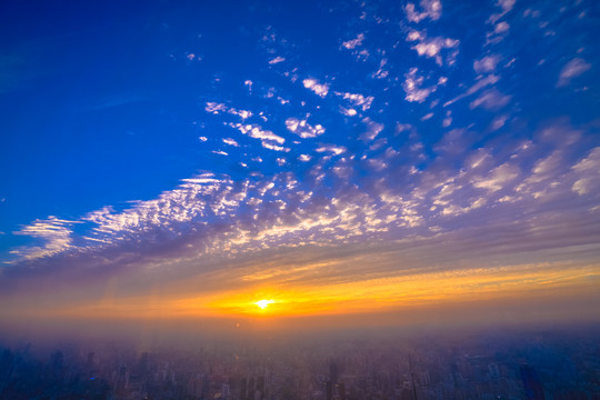 上海的绚丽天空