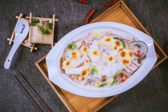 芝士海鲜焗饭