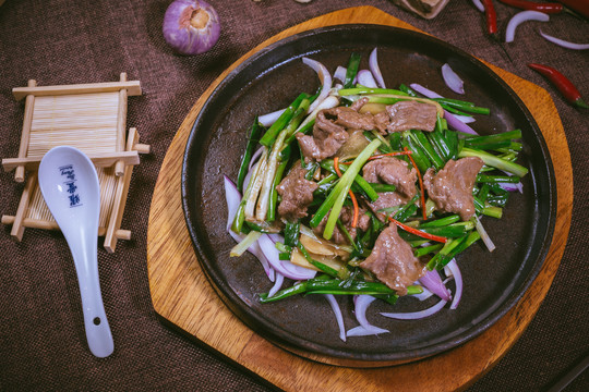 铁板韭菜牛肉