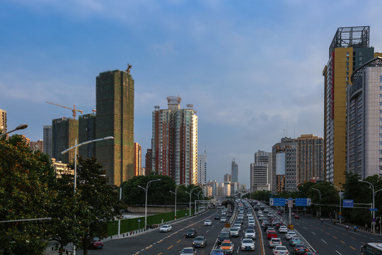 球场路过街天桥看西马路