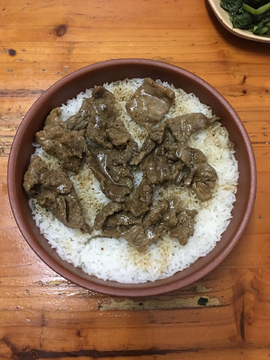 黑椒牛肉蒸饭