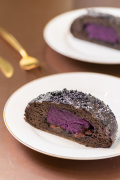 紫薯紫米面包