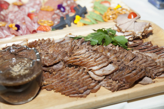 自助餐牛肉