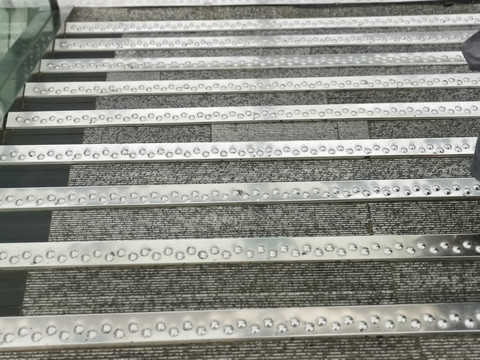 防滑阶梯楼梯