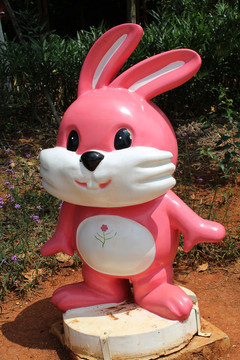 生肖雕塑兔