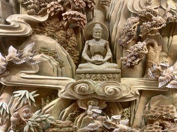 佛教人物木雕