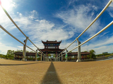 嫩江农场风景区水上公园铁锁链吊