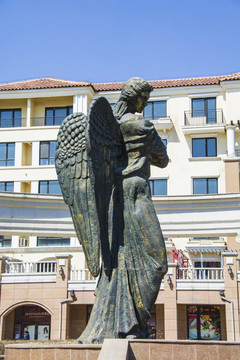 带翅膀的外国女天使铜雕像