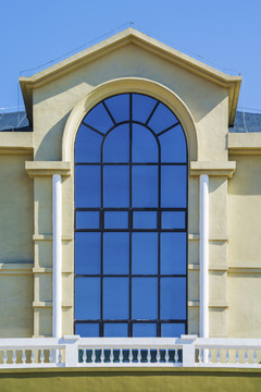 半圆顶玻璃窗建筑
