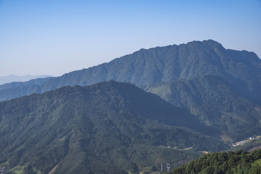 起伏的山峦