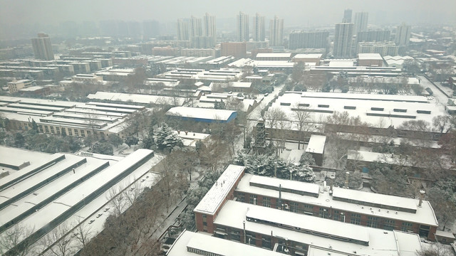 厂房雪景