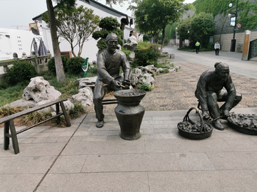 苏州街头场景雕塑