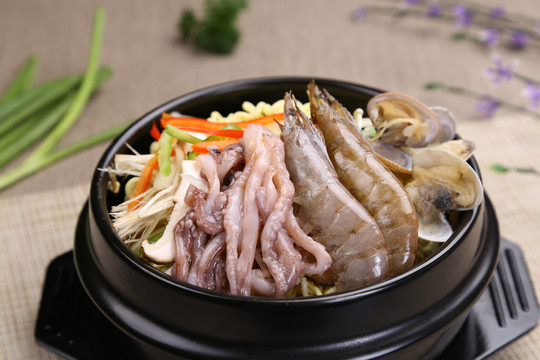石锅海鲜大虾