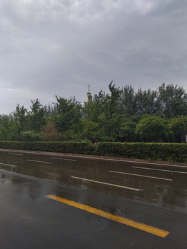 雨后的街道