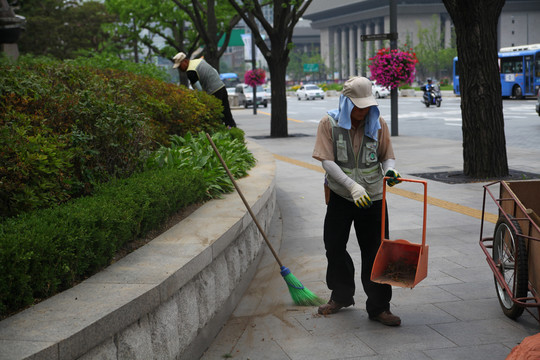 韩国首尔街头清洁工