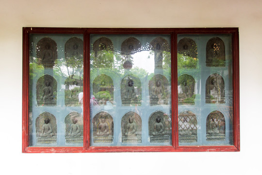 江苏苏州寒山寺石雕佛像
