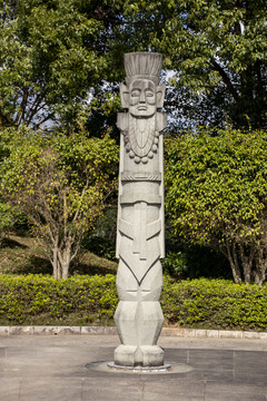 墨江双胞文化园石雕柱子