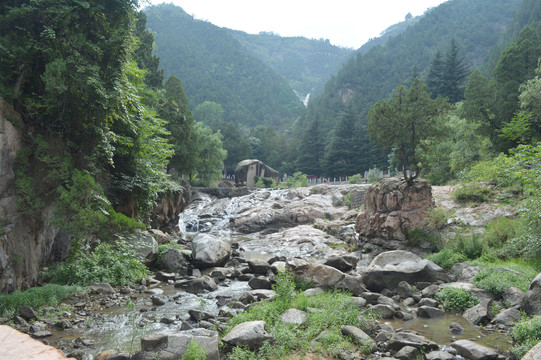 钓鱼台风景山