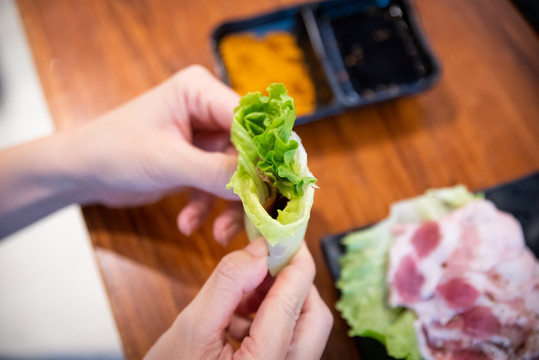 蔬菜包肉