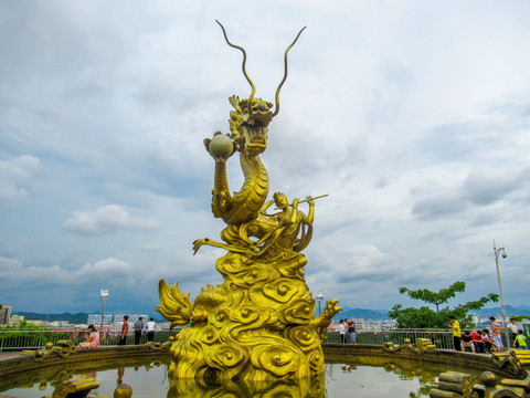 聚龙山