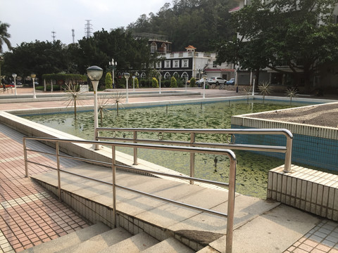 圭峰山水池广场
