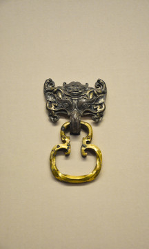 汉代鎏金银兽面纹铜铺首