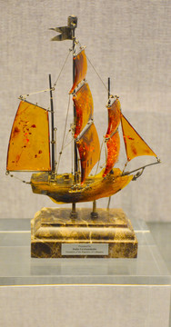 琥珀帆船