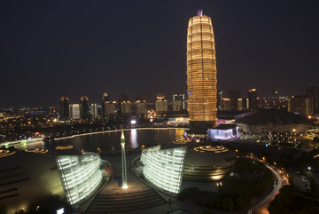 郑州大玉米 黑金色调夜景