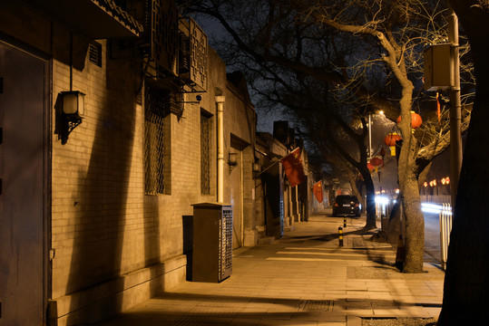 北京老城区街道夜景