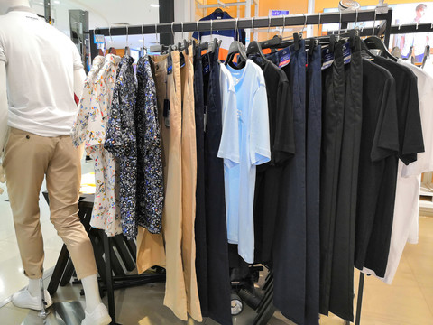 衣服展柜