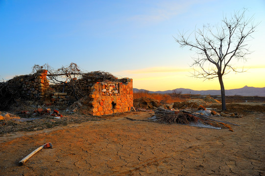 沙漠地区迁徙残留的房子