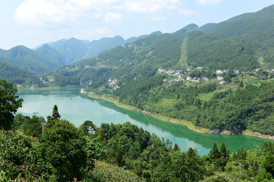 湖北恩施市南里渡河流桥梁风景