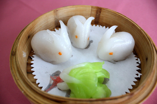 晶莹白兔饺