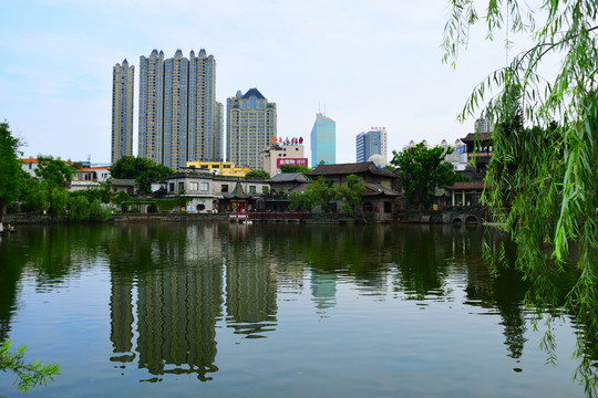 绿湖风光