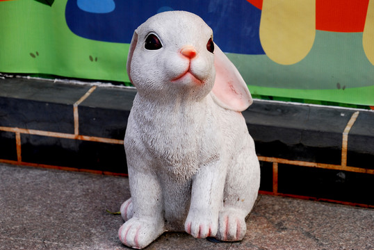 动物雕塑小白兔动物雕塑