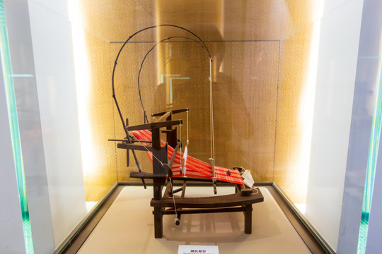 江苏苏州丝绸博物馆腰机模型