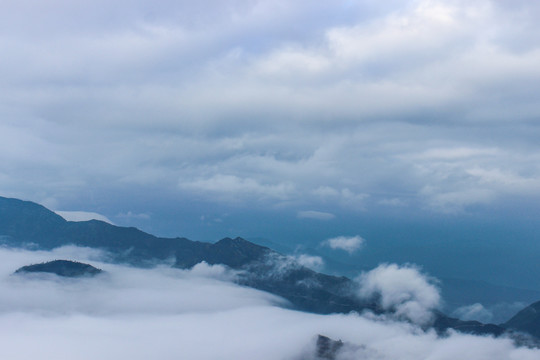 水墨云海