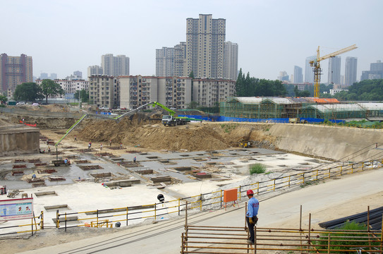 滁州东关改造地下车库施工