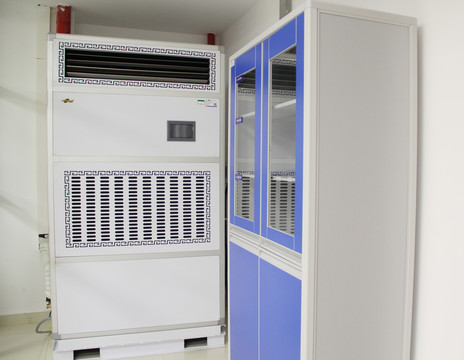 实验室空调和实验柜