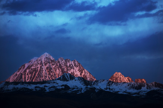 雅拉雪山